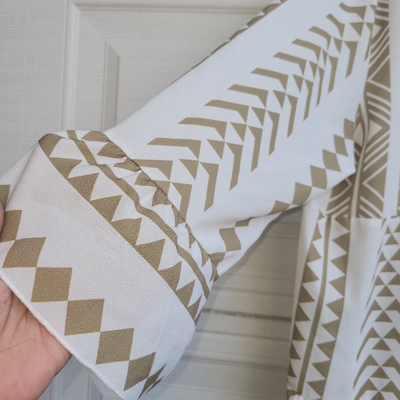 Silk and Salt - Picture 4 of 14